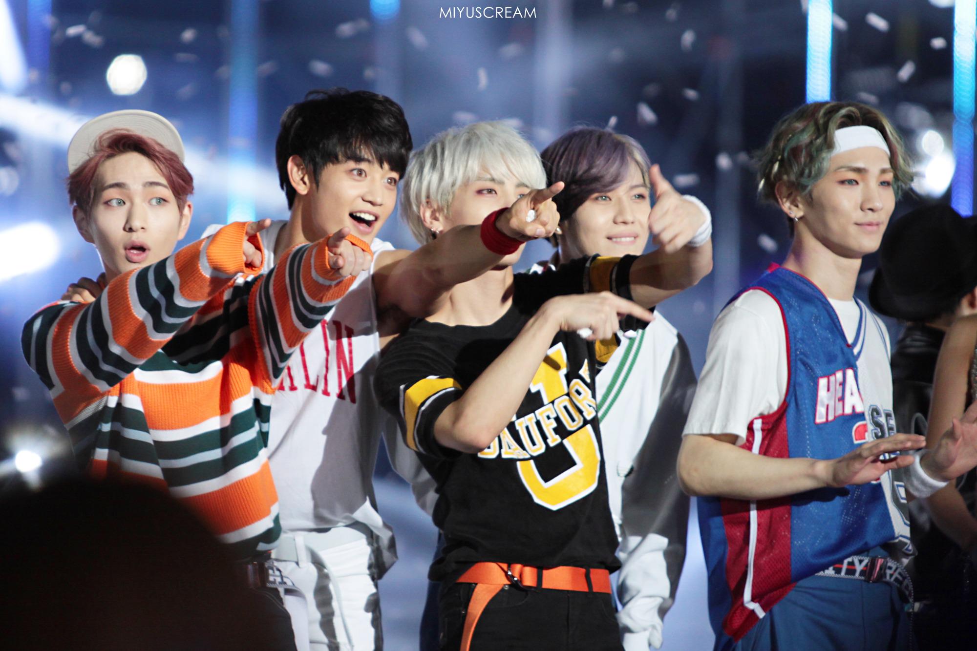 CFx6bVXVEAEP7yw.jpg:large