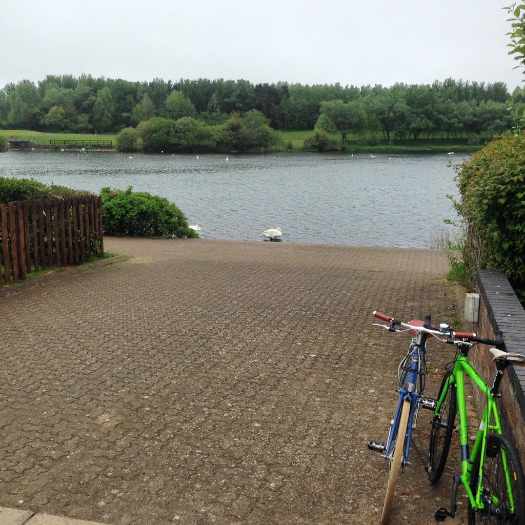 MaliPugh's tweet photo. Beicio gyda Ysgol Mynydd y Garreg- joio ar fore Dydd Sul! http://t.co/hrHG5Z5Lxp