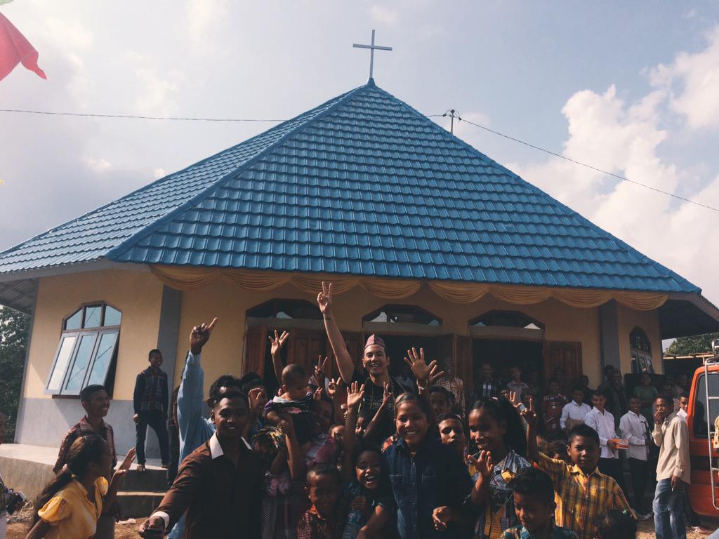 vjdaniel's tweet photo. Selamat Hari Pentakosta! Tahun ini, kami dr komunitas Chapel8, berhasil membangun Kapela di Flores. http://t.co/u0OU7rYzPE