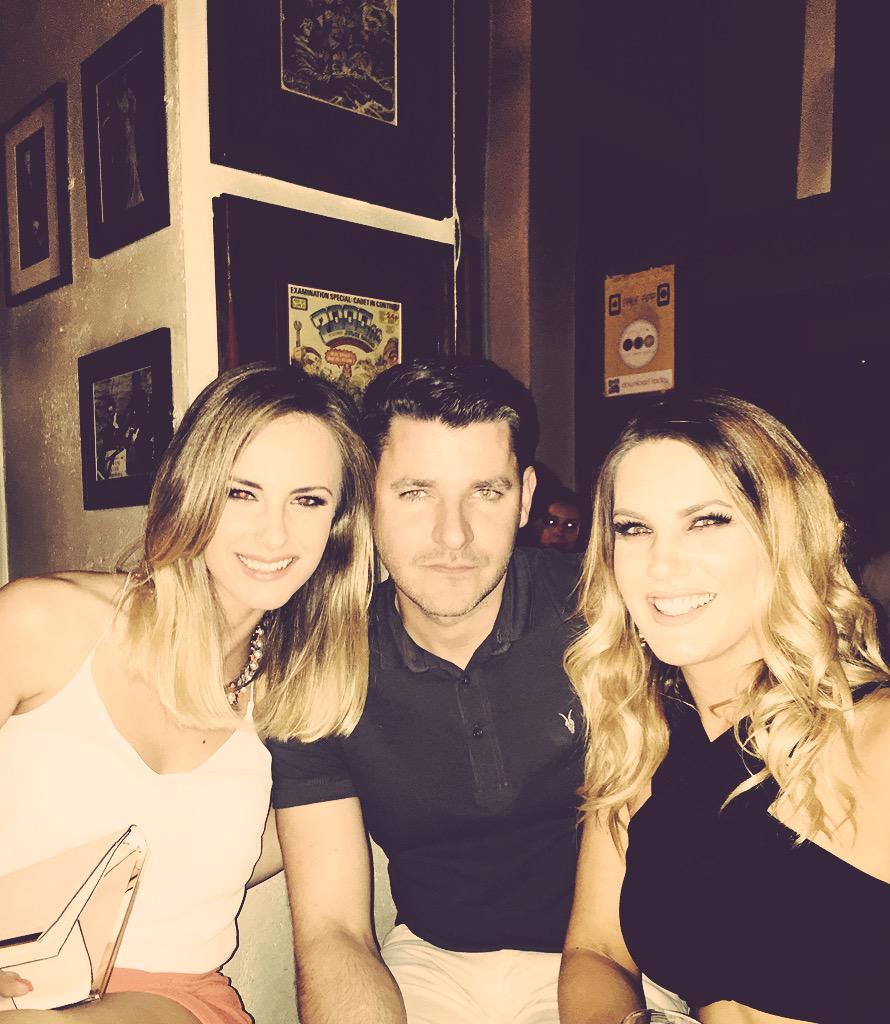 Amybellxxx's tweet photo. Great night with these beauts 😜 @gary_mc_carthy @murfyniamh #saturdaynight #ovalbar #cork http://t.co/2GN6vRH2qe