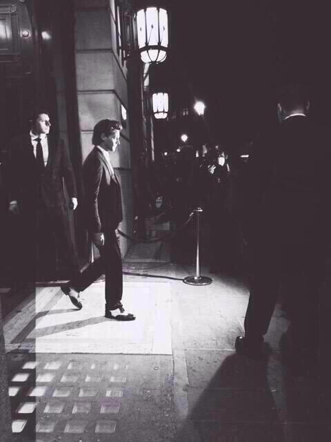 harrymoonchild's tweet photo. #DearLouis 
"Your fav singer?"
LOUIS
"Your fav football player?"
LOUIS
"Your fav business man?"
LOUIS
"Ur f-"
LOUIS http://t.co/55WXLmStya