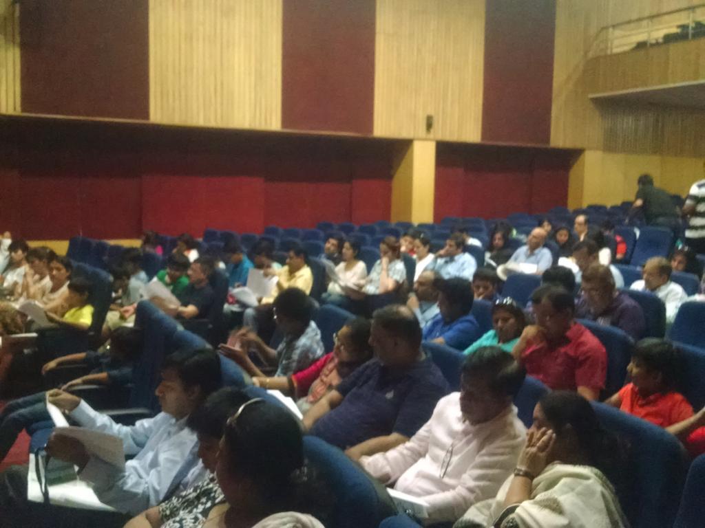 tarunb's tweet photo. Orientation for @IRCLeague done - #MakeInIndia ready to shine Washington http://t.co/r0Y2Zjn9QA