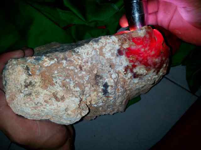 Gemstone_Indo's tweet photo. #Lelang RED RAF brt 5kg+
OB 1900k ttp jam 11.58 hri ini
Pin 53AB4074
@kolektorbatu @Batu_Ku @Bursa_Akik @PecintaBatu http://t.co/PSiSUsGrCm