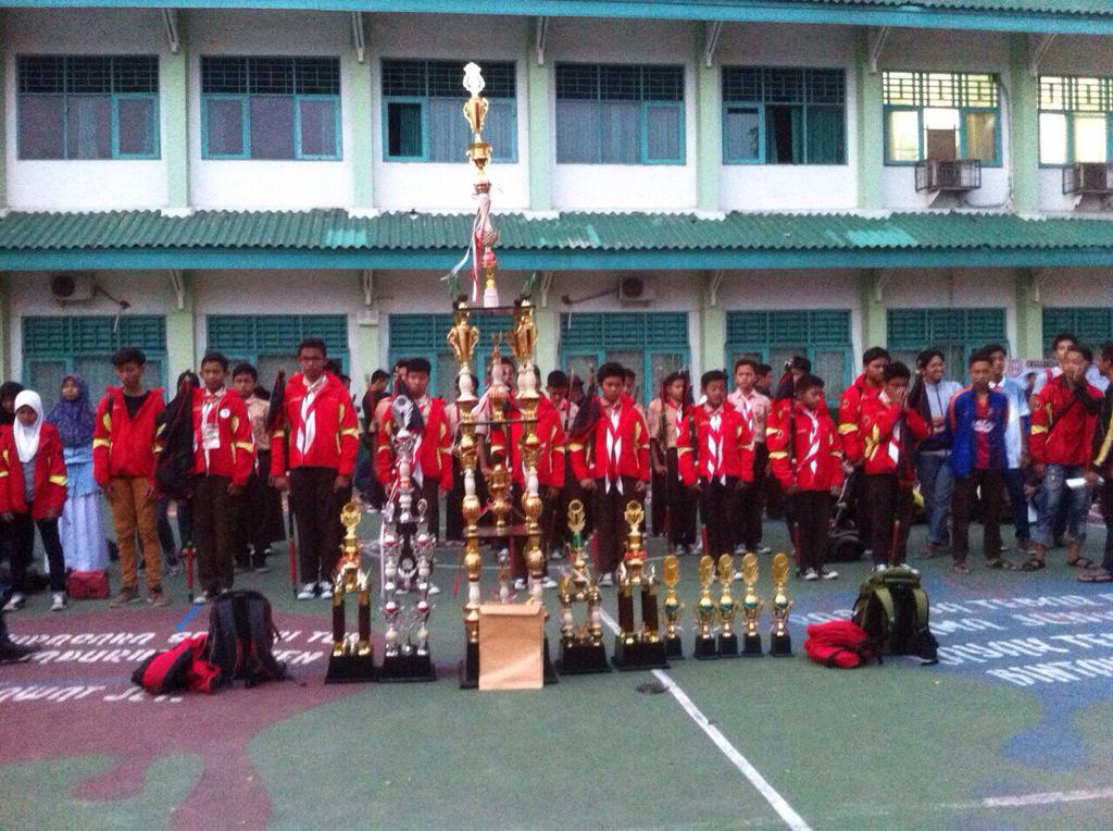 prasantu7's tweet photo. Alhamdulillah. Selamat untuk belalang muda, Jangkrik Raider dan Palem kipas. Lebih baik lagi dan terus bersyukur. http://t.co/o2YSOGN60t