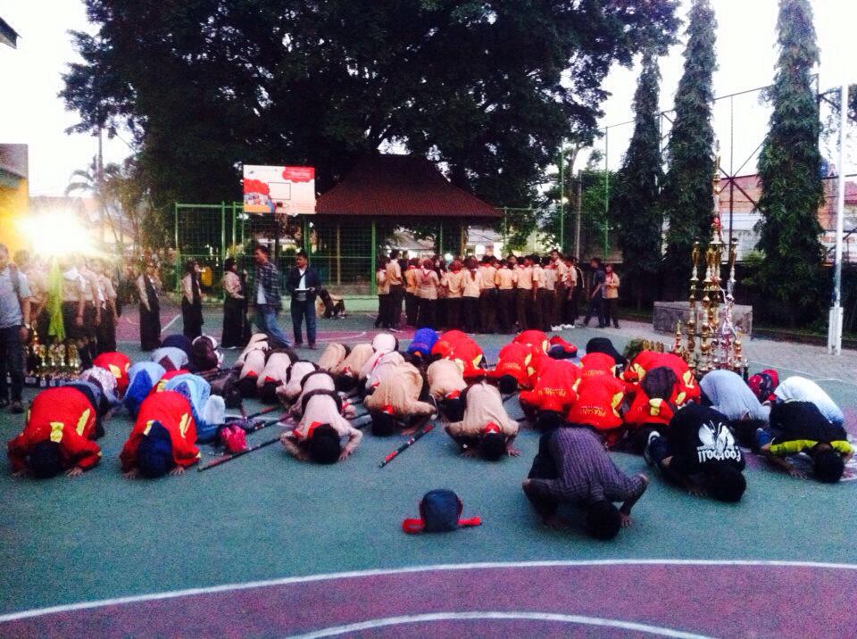 prasantu7's tweet photo. Alhamdulillah. Selamat untuk belalang muda, Jangkrik Raider dan Palem kipas. Lebih baik lagi dan terus bersyukur. http://t.co/o2YSOGN60t