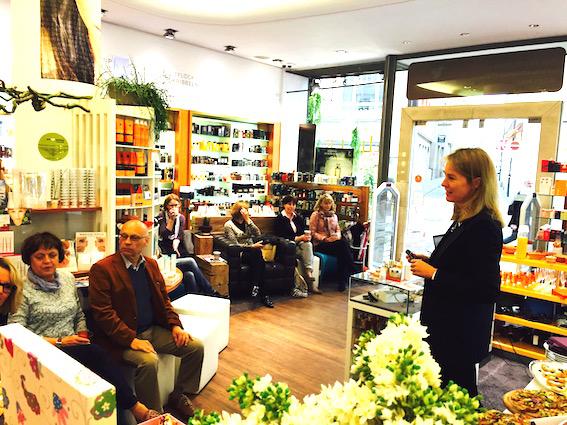 A4COSMETICS's tweet photo. #A4Cosmetics #a4facefood Workshop, Regensburg: Innere &amp; äussere #Schönheit durch beste #antiaging Wirkstoffe. http://t.co/gLrFaoMpcK