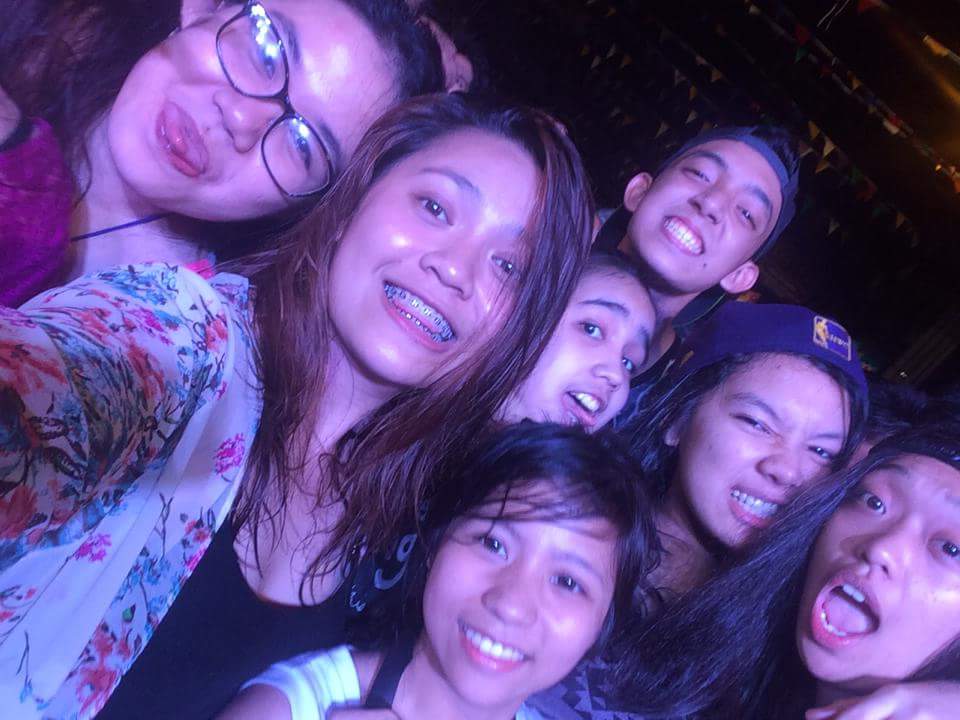 _melaaanieee's tweet photo. Last friday night. #ustreetfest ππ @cheeneedennice @deoliwag http://t.co/SEA03Vf2oh