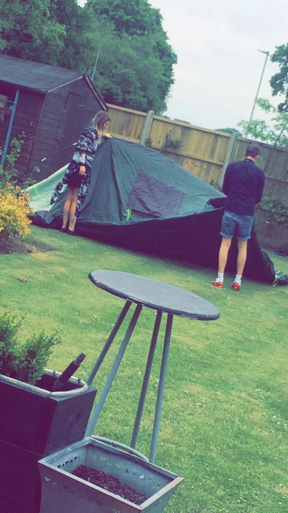 Robbyn__'s tweet photo. 'If we can build a tent and still be talking after we have a good relationship' @jorjeenah @DamonRushmer http://t.co/itUQSuFNBO