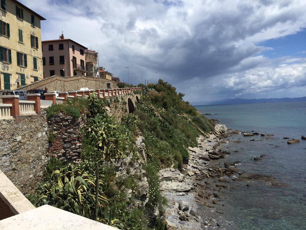 Charmed by port town Piombino. Thank you <a href="/blogciaotutti/">Ciao tutti</a> aka <a href="/SenseFlorence/">Sophie Kruijsdijk</a> for showing us around. #Tuscany