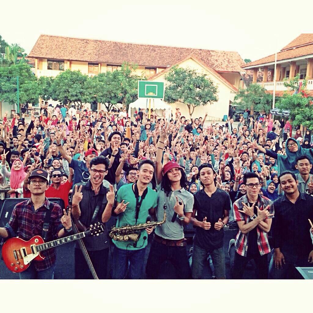 Terima Kasih, MAN 2 Bekasi 💐✌️
Jadi inget zaman sekolah 😄 
Cc : <a href="/ARITMAN2/">ARITMAN2 2015</a>