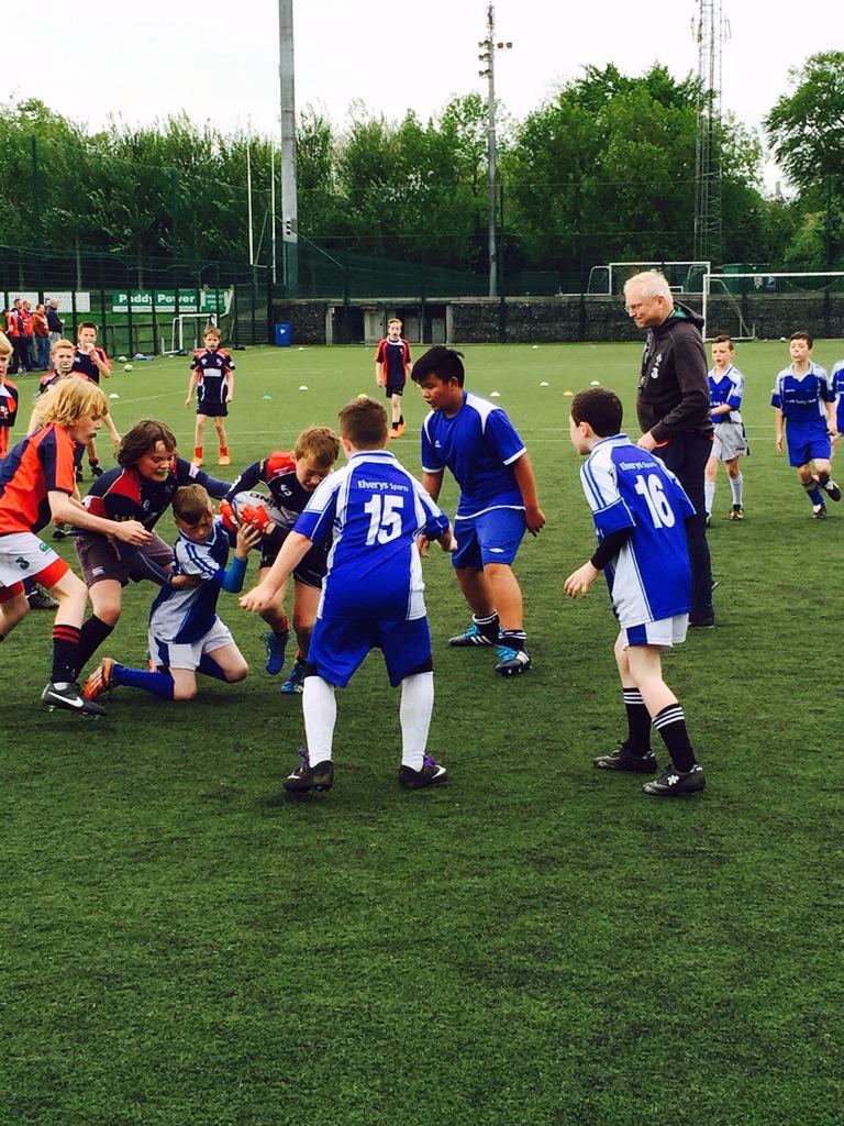 coolminerugby's tweet photo. Future's bright! U-12s play & train with up & coming St.Vincent's school team! Lots to learn from each other! #cool35 http://t.co/jZ9L52JIb4