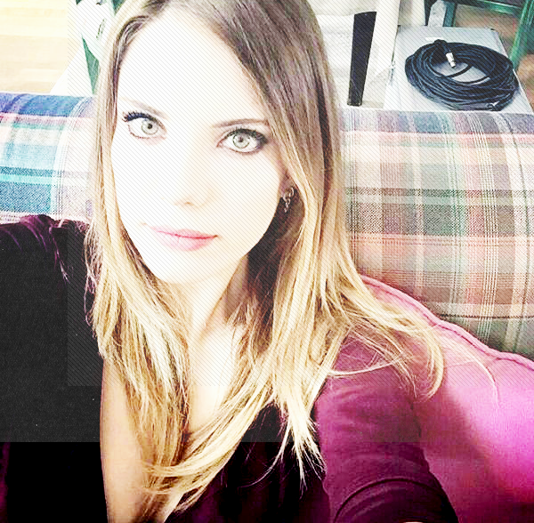 shopcuozgeist's tweet photo. Eda Ece icon&amp;header.^^
rt+fav yaparak alın^^ http://t.co/bPhVRS65Gw