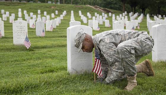 NBCNews's tweet photo. 'It changes you': Soldiers lay flags at Arlington, reflect on service http://t.co/D9s0E6YUNh  #MemorialDay http://t.co/HbF1OWrLtP