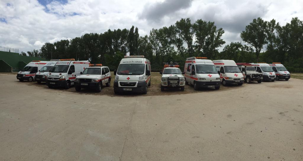 xabi_b_h's tweet photo. FOTO DE FAMILIA #PreventivosCruzRoja #SJM15 . 4SVB+2SVA+3ROMEO+1CMC+1BOTIQUÍN @CruzRojaBurgos @crecyl #MirandadeEbro http://t.co/CcT7JRqJlW