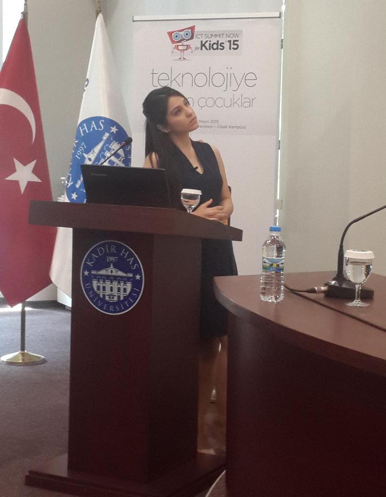 İTÜ Gelişim Vakfı Okulları'ndan Elvan Ünlü, öğrencilerin Web 2.0 araçlarını kullanması &amp; geri bildirimlerini anlattı