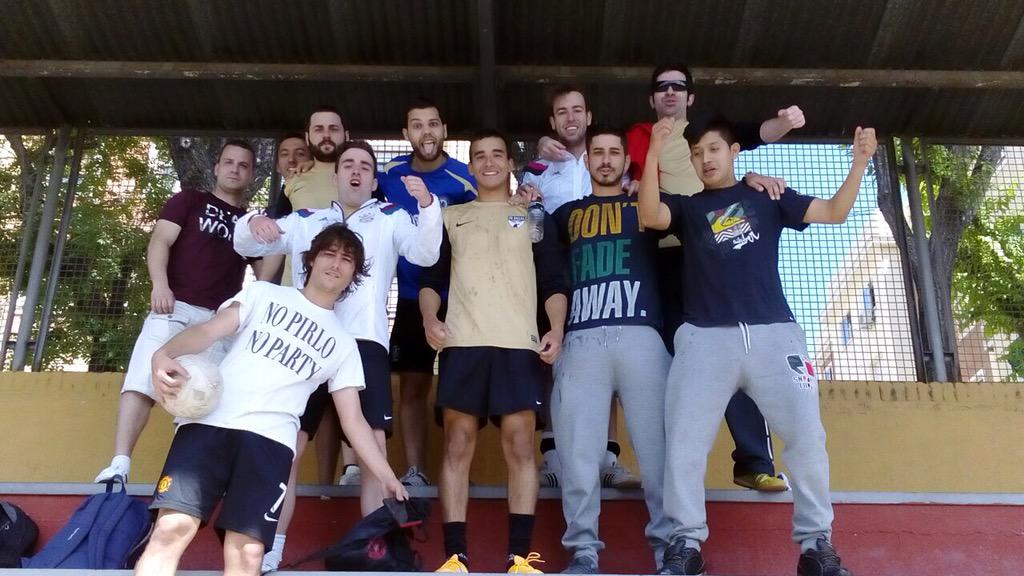 FS_Dallas's tweet photo. Fotos y celebración de la clasificación #ForzaDallas http://t.co/GnBs6Iowfs