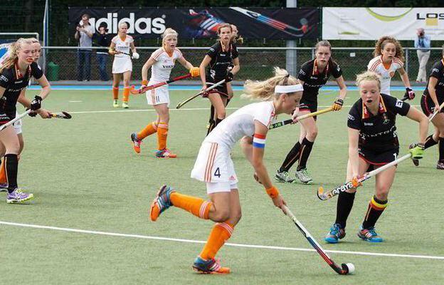 volvo_in_hockey's tweet photo. 'Oranjemeisjes winnen in Mannheim ook van zuiderburen' 3x @carmelbosch #talentenwordentoppers  http://t.co/2tV9OiiP2p http://t.co/PdHld2VhW5