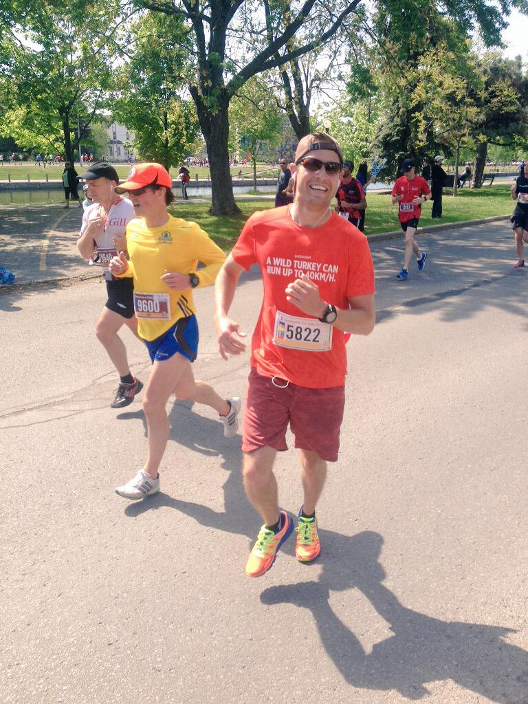 JennMGann's tweet photo. Félicitations à Jonathan pour courir le #MarathonOttawa! La chemise de dinde est vraiment cool aussi! @MuseeAgri http://t.co/g2MYdXUGmq