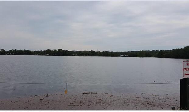 BoerneTweet's tweet photo. Wow!  #BoerneLake is closed indefinitely. #BoerneMemorialWeekendFlood @BoernePARD http://t.co/whsiOtxxm7
