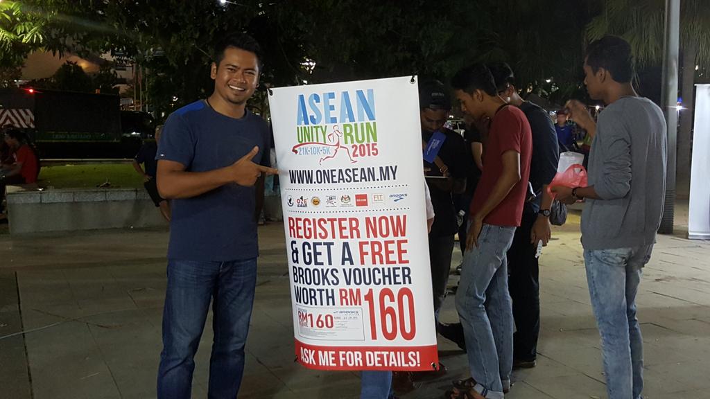 ammir50's tweet photo. Come join Asean Unity Run 2015! Brooks vouchers RM160 2b yours! Supported by @KBSMalaysia @Khairykj @HazaliH #FBP15 http://t.co/gv8SyMXHUz