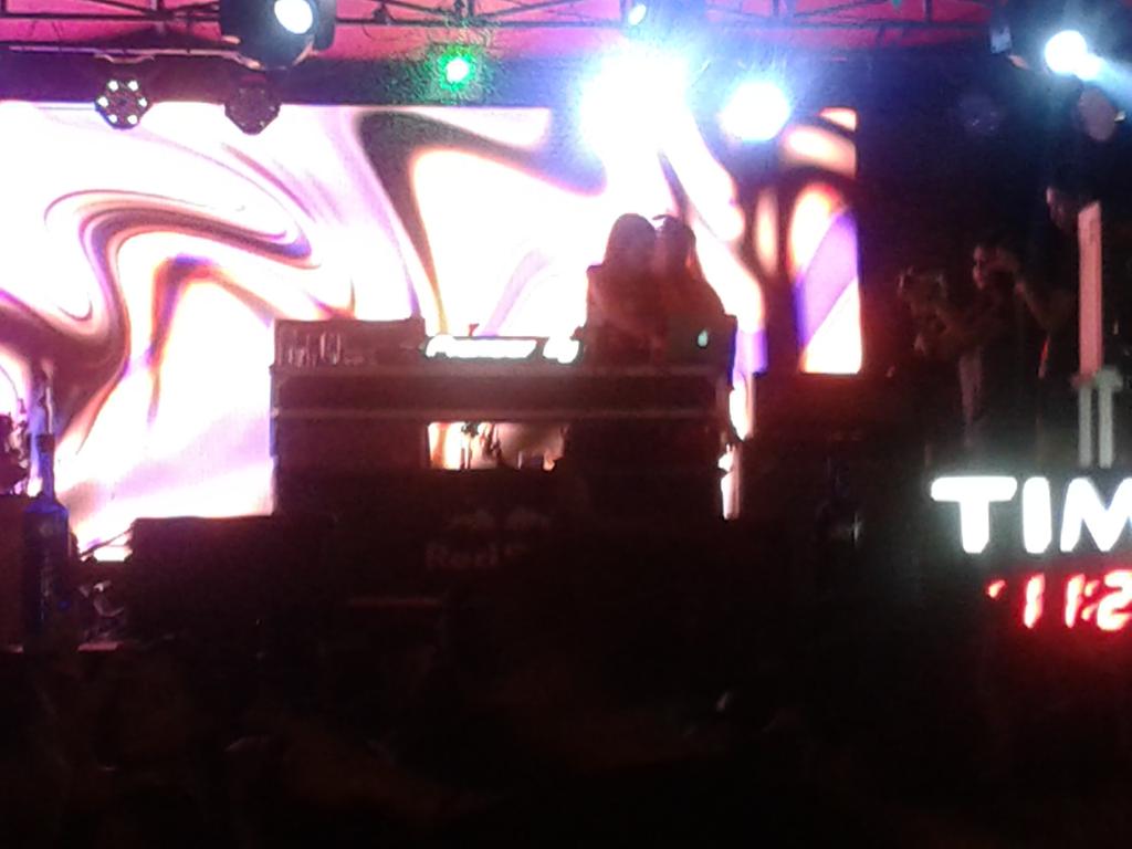 _melaaanieee's tweet photo. Hi @Kat_DJ π sayang wala tayong pic huhu. Hope to see you again hihi love you π #ustreetfest http://t.co/sZOsAG5QrR