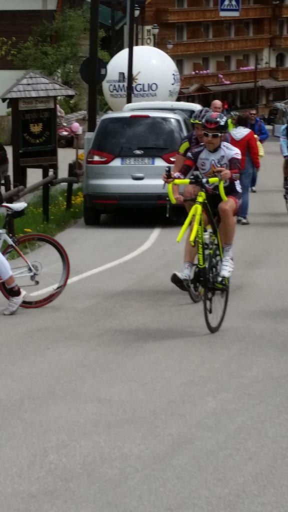 If the climb to Madonna di Campiglio isn't hard enough, try doing it on one wheel! #Giro