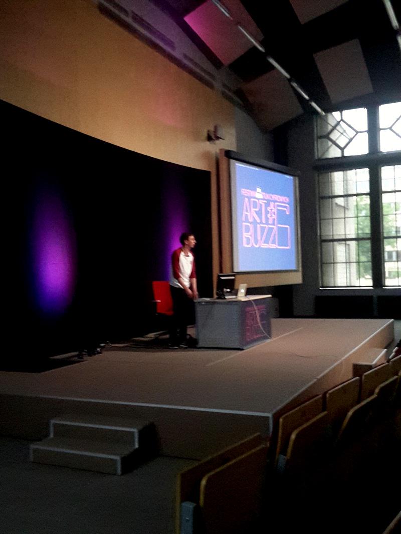 Robert #Kalfas na artbuzzowej scenie! :)

#artbuzz6 #AGH #Krakow #animacja