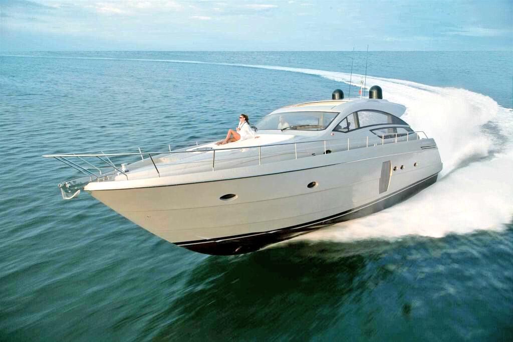 YachtMarques's tweet photo. L to R
Top to bttm
#PershingYacht 82, 70, 73 &amp; 63
Someone give the design dept at Pershing a round of applause. http://t.co/T3j3XqQi5h
