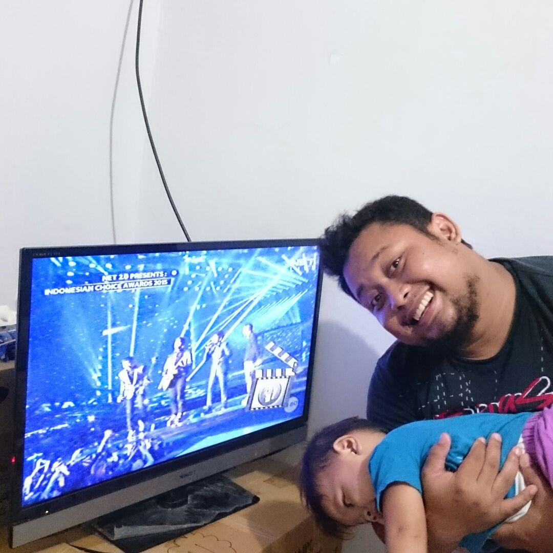 Welfie (bapak ama krucil) <a href="/netmediatama/">Netmedia</a> #IMS_UltahNET #NET2Anniversary