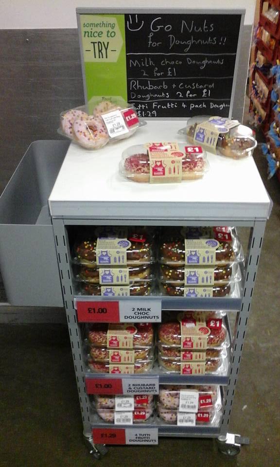 PooleyBrian's tweet image. All ready for a visit from Homer Simpson on BH weekend at Wordsworth Ave @DaveoSully @MarkEldridge3 #dohnuts 🍩🍩🍩