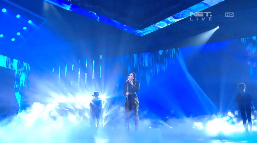 mdtvindonesia's tweet photo. "Let it go, let it go. Can't hold it back anymore," WOHOOO! @ddlovato on stage! WE LOVE YOU DEMI.. #NET2Anniversary http://t.co/a0PHRyFHFg