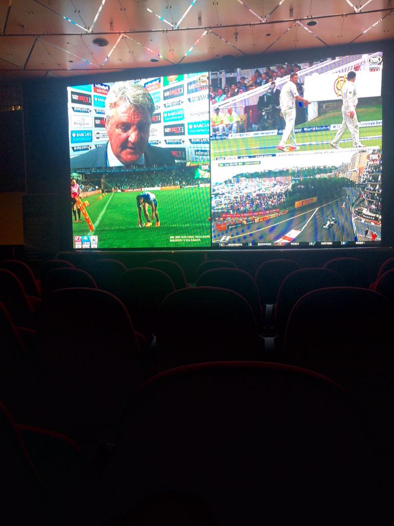 belindajenny's tweet photo. @HullCity #Mymatchdayview #cairnscasino 🐯🙈💩 http://t.co/KiQGJ33dCl