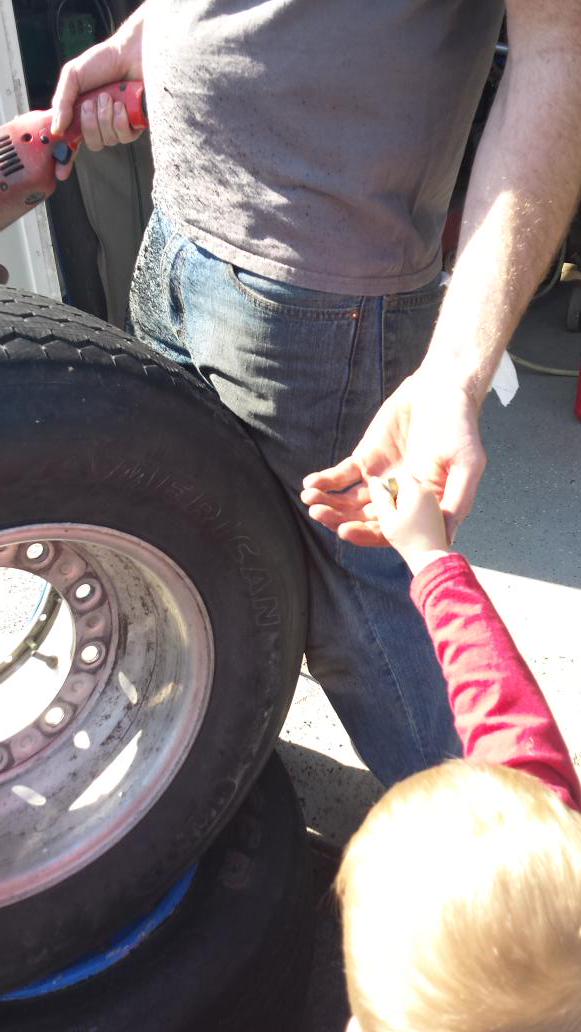 bsuellyn's tweet photo. Handing the Uncle some nuts and bolts. Apparently he thought he needed a pair for tonight's race #smartkid #uticarome http://t.co/MeJZ1EiLfW