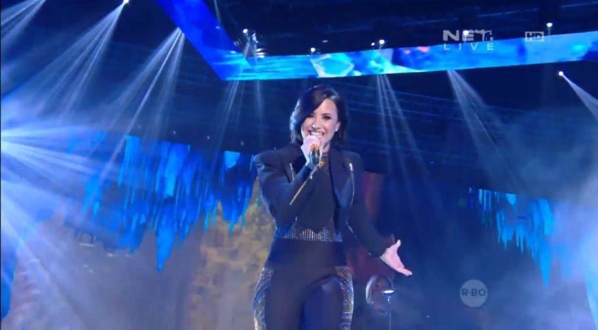 mdtvindonesia's tweet photo. Setuju gak penampilan @ddlovato malam ini kece banget? #NET2Anniversary http://t.co/PkaZzXHPBm