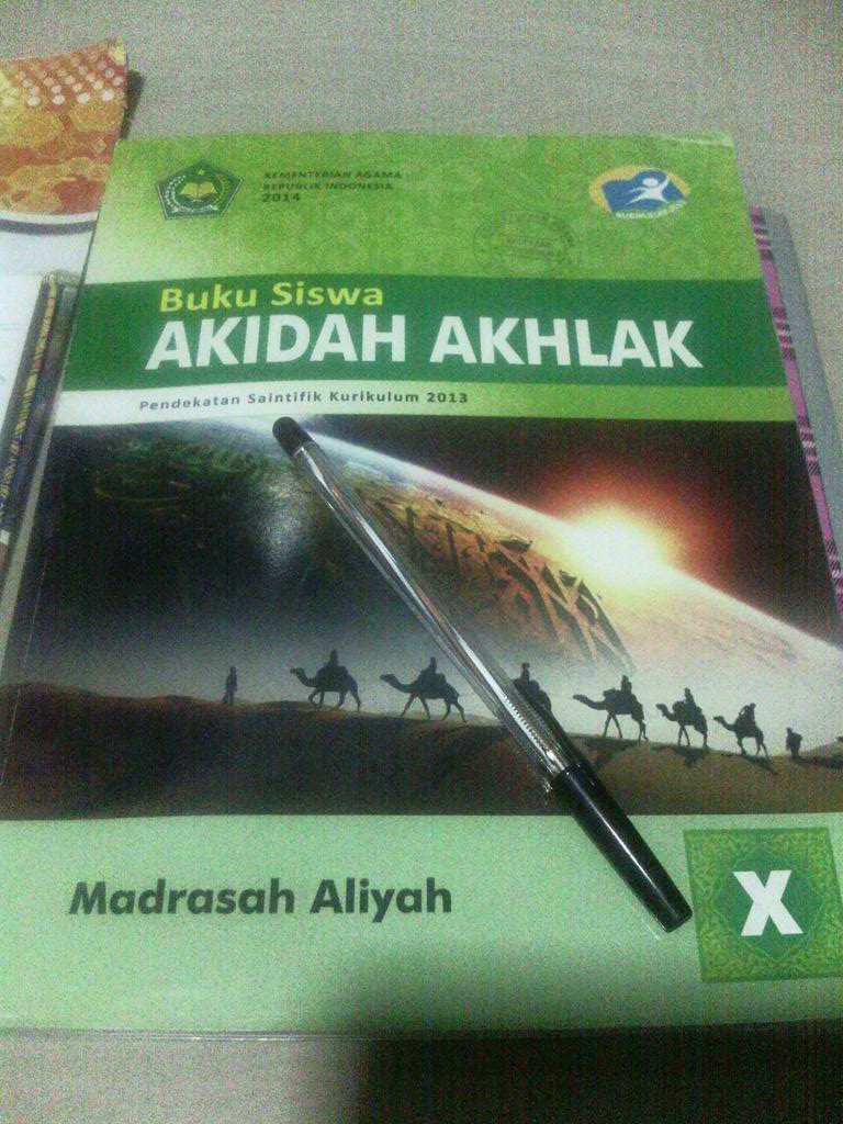 seniaanjar's tweet photo. Hamasah🙌Bismillah📖kpFightsen☺ #MJWJ💁 http://t.co/AaS5QMRib2