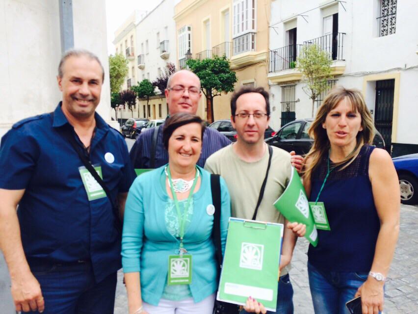 jdsmedina's tweet photo. Siguen #ApoderadosPA recorriendo #barrioAbarrio #ilusión #cambio cc @PAndalucista @PAterritorioCDZ @PAterritorioCDZ http://t.co/fGh4wvJ32L