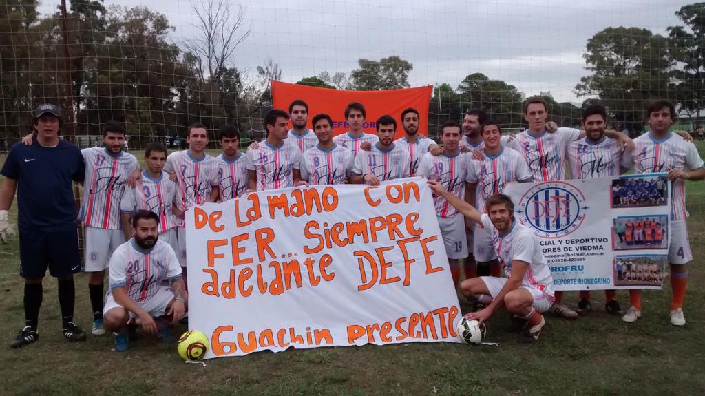 UlisesRost's tweet photo. El Defe en CABA un grupo impresionante, que lindo poder vivir todo esto!!! @DefeDeViedma @eldefedeviedma http://t.co/JrfsQslmE6
