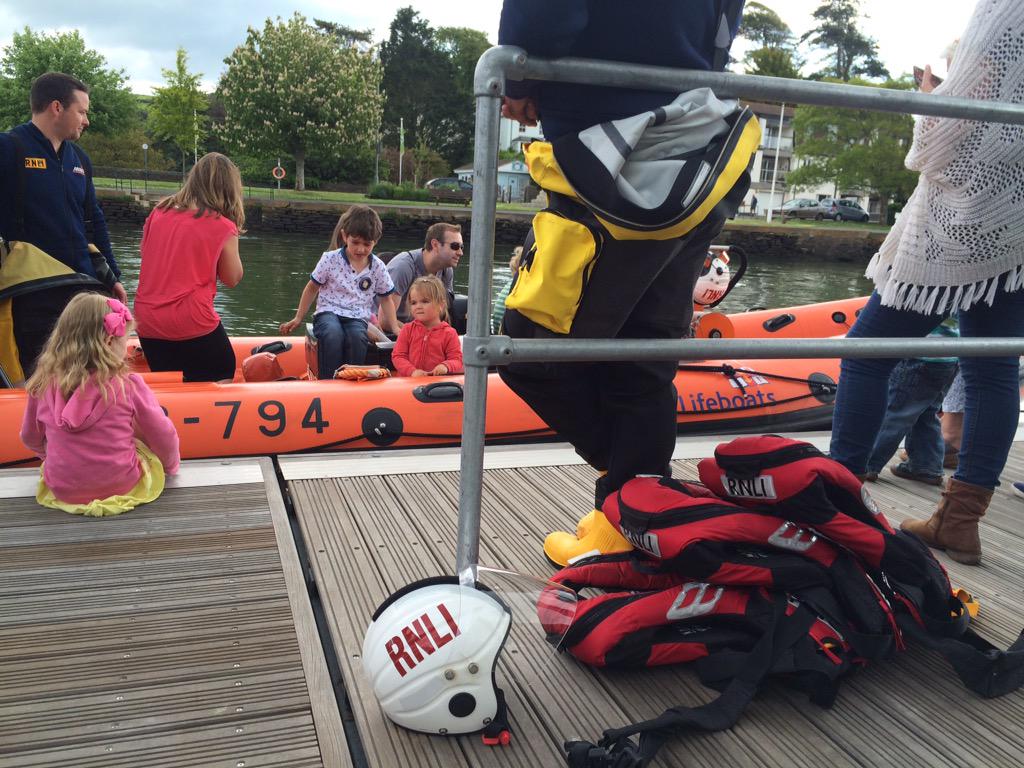 devon999live's tweet image. 