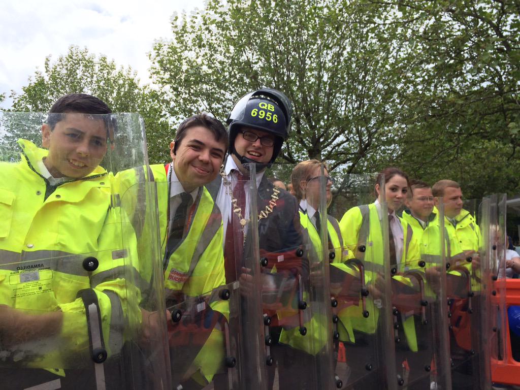 devon999live's tweet image. 