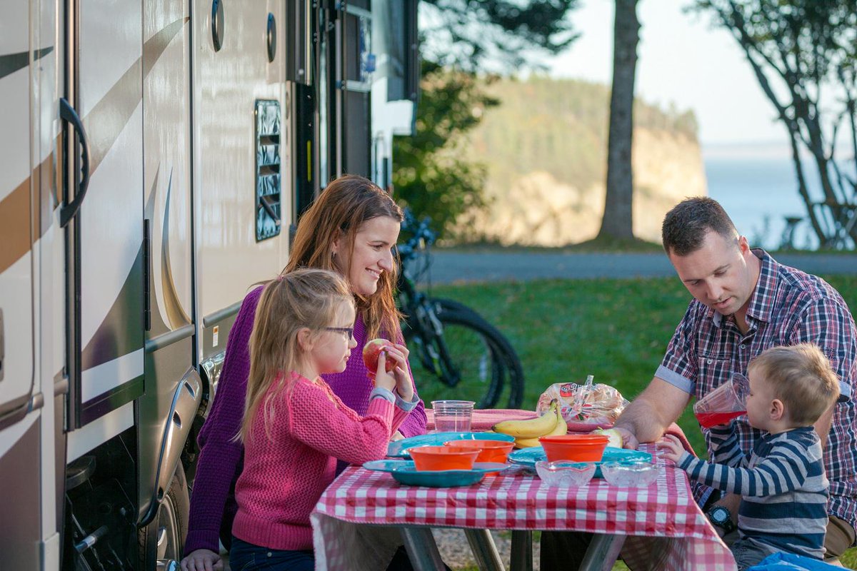 ParksCanada's tweet photo. Our #nationalparks offer great #camping and #caravanning options: http://t.co/eW9PWCmUHh  #CanadianCampingWeek http://t.co/rcJ9JiH1Po