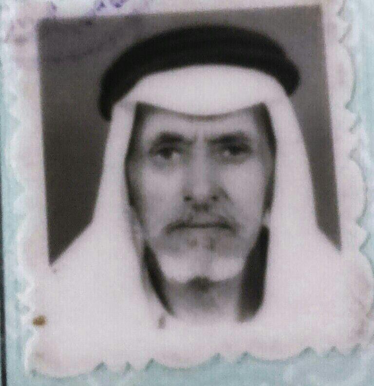 ياليت ربي بس حلل لنا شي..
فتح القبر ومصافحة ساكنينه.

ودي بضمة ميت داخلي حي
اللي عجزت انساه وانسى سنينه.
#السنعوسي