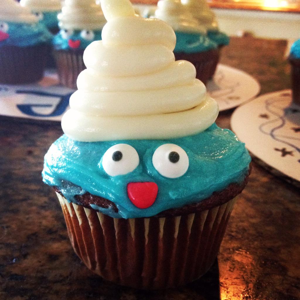 @Nashgrier cupcakes r cool.. Especially when made in smurf form👍 #masterchefskills