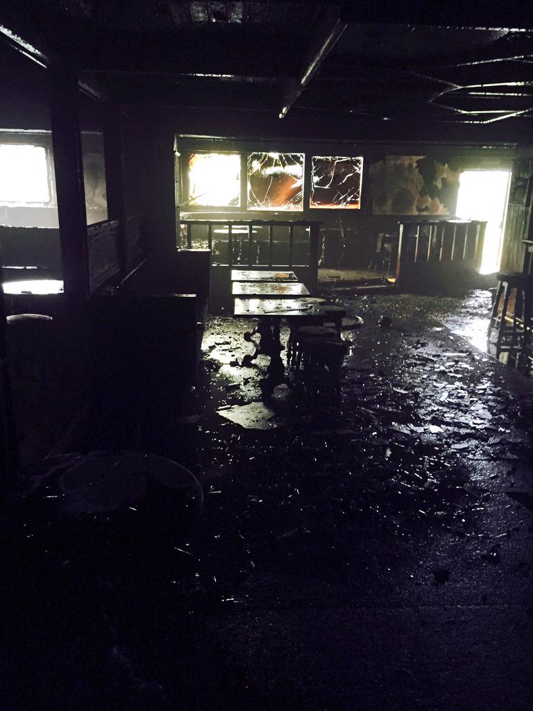 salfordfireteam's tweet photo. #IrlamBlueWatch along with @TraffordFire Sale & Stretford have just attended a derelict pub fire in Partington http://t.co/GxbLcSdg5F