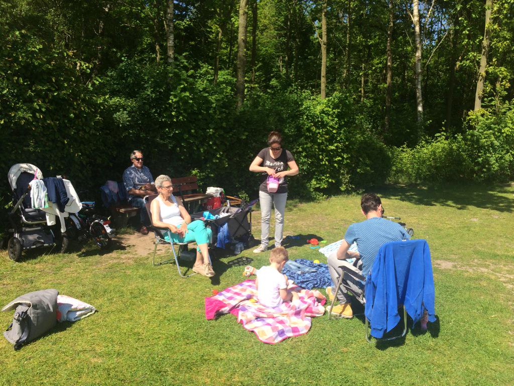 GeerdinkChantal's tweet photo. Fijne dag op het Lage Veld in Wierden! Quality Family Time! http://t.co/nFqR7ShMuG