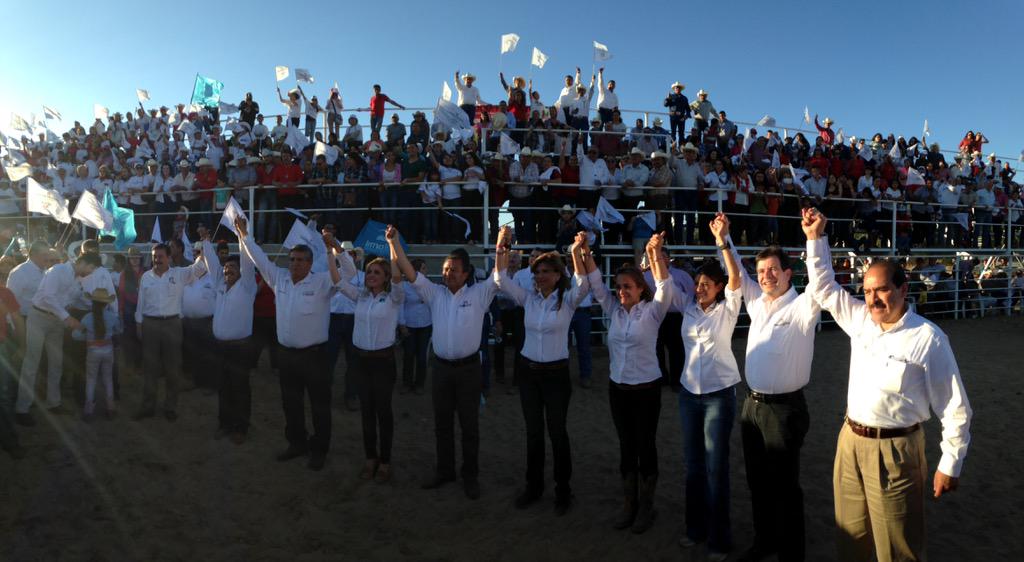 Encuentro <a href="/claudiapavlovic/">Claudia Pavlovich A.</a>, <a href="/CCQ_PRI/">Cesar Quintanar Priego</a> y Alfonso Elías con fórmula priista en Moctezuma #OtrosSonoraYA #VerdaderoCambio