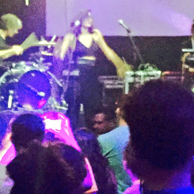 بوسي طالع لأبوه
@yashamdan
<a href="/O1NEBEIRUT/">O1NE Beirut</a>