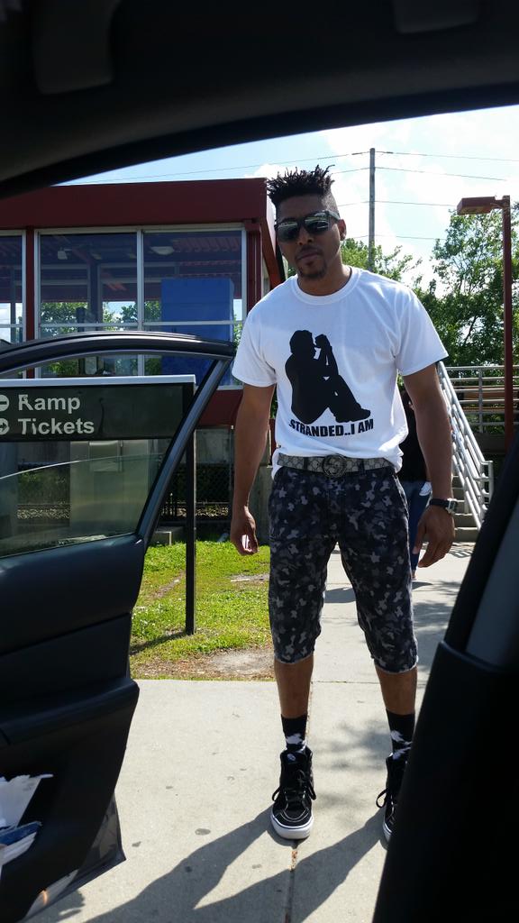 balistiksmusic's tweet image. NYC perf LIVE 2nite! 8 adv tee orders! Avail wht or blk! Get urs! #thewowsignal drops wed! strandedIAM.com