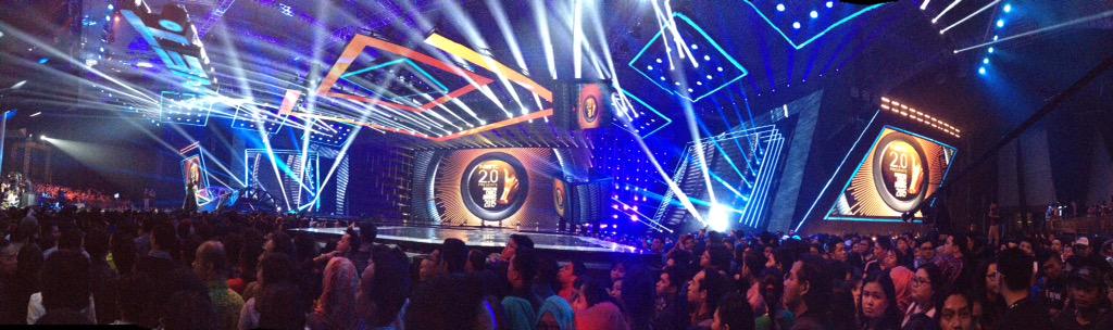CreativeDisc's tweet photo. Wide-view panggung #NET2Anniversary @netmediatama http://t.co/mR2pxCe71z