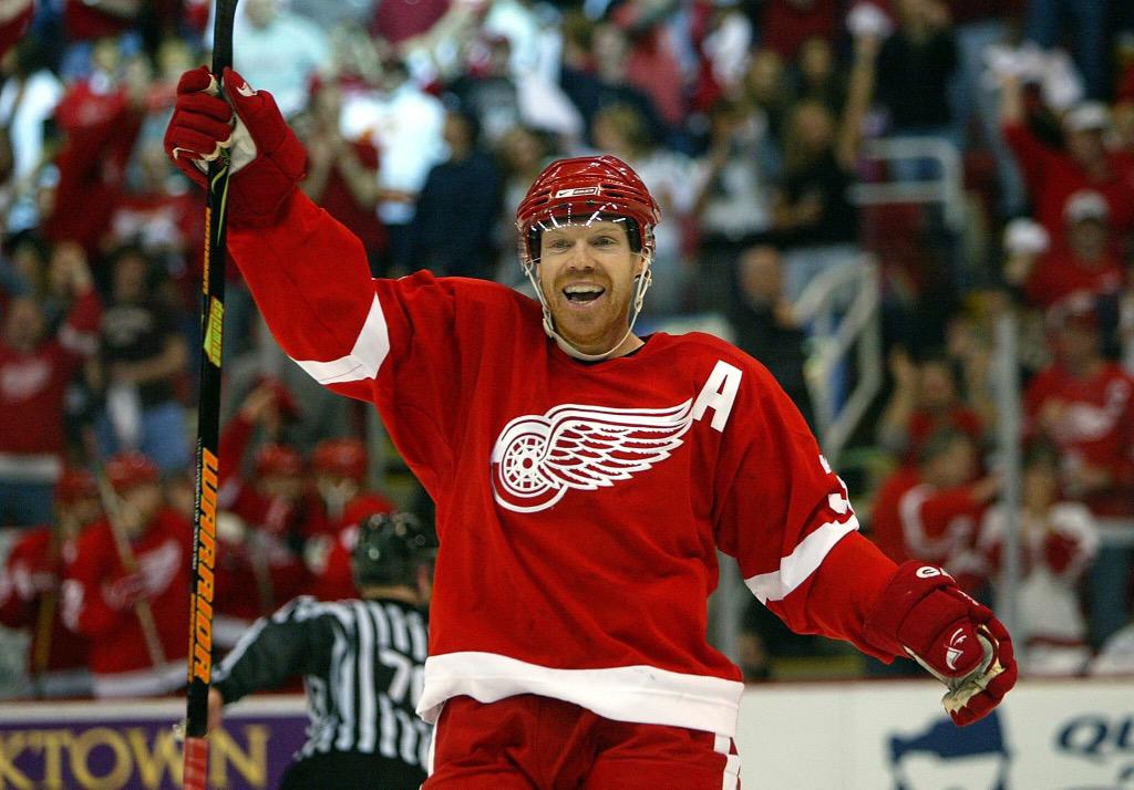 DetroitRedWings's tweet photo. Hey Hockeytown, RT to wish former Red Wing Kris Draper a Happy 44th Birthday! 🎉🎂🎉 http://t.co/p7bEeWBmLJ