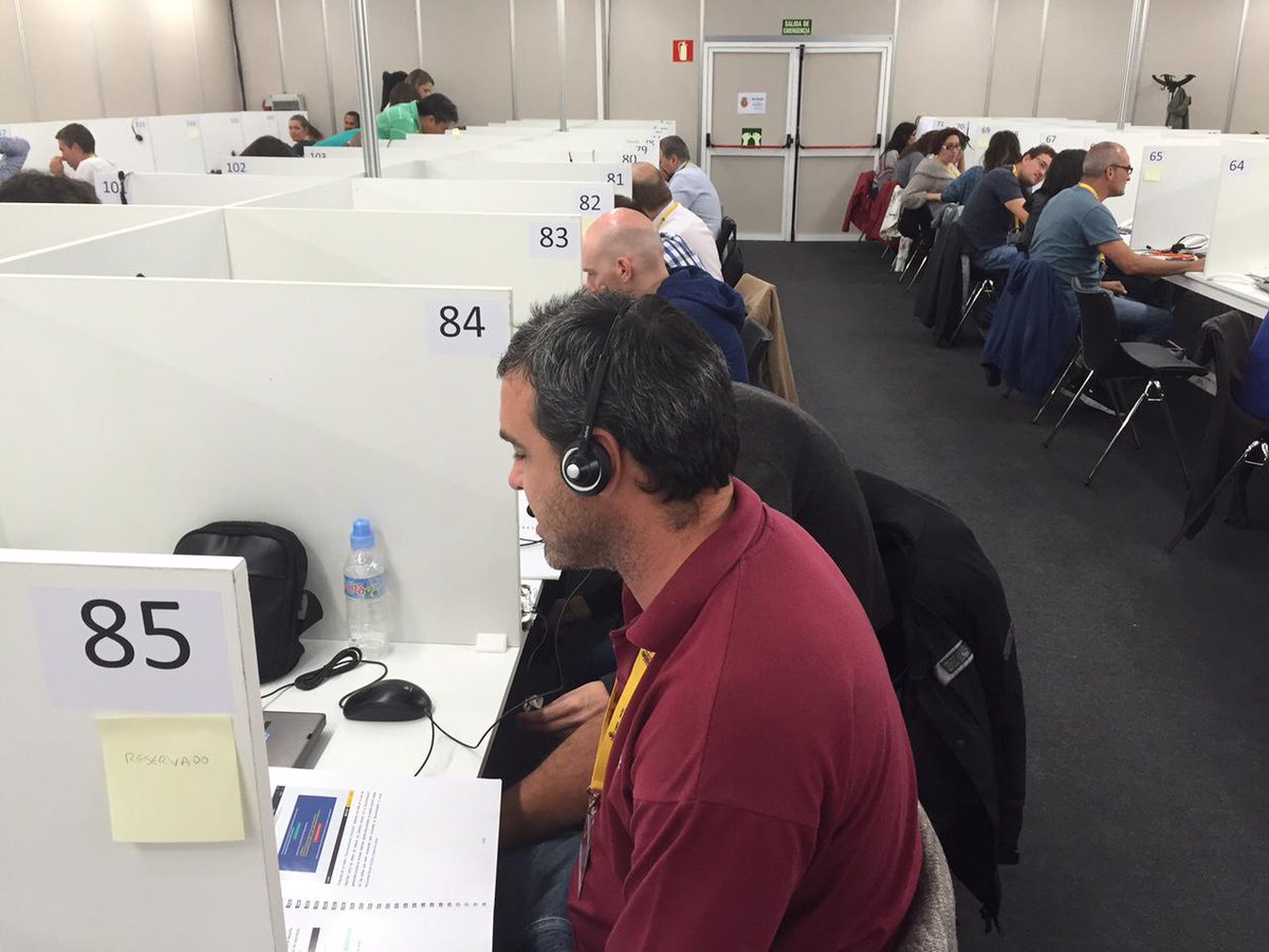 interiorgob's tweet photo. #Locales2015 Aquí se reciben los datos de las 57.000 mesas constituidas en 23.000 locales electorales de toda España http://t.co/Q3ePk9wCZH